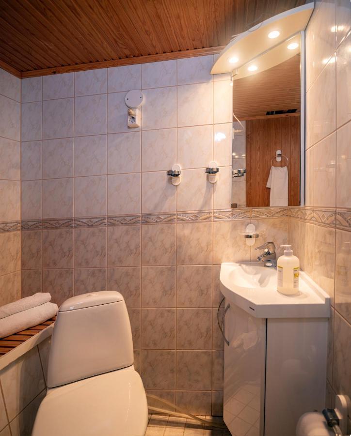 Villa Juhlamenot Oy à Soderkulla  Extérieur photo